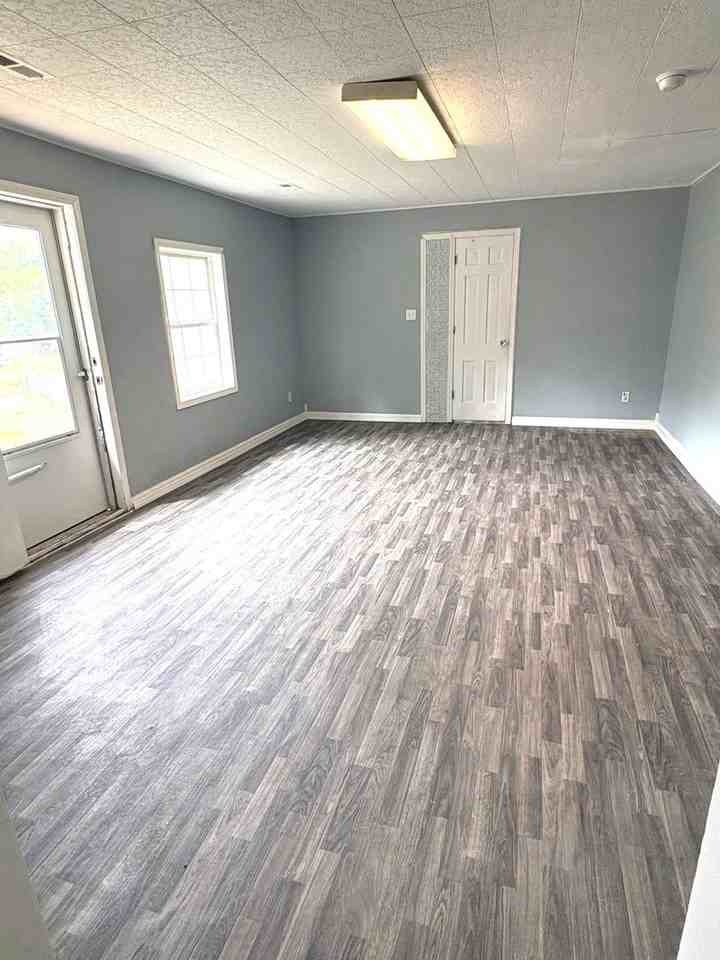 304 S Magnolia St - Photo 2 of 6
