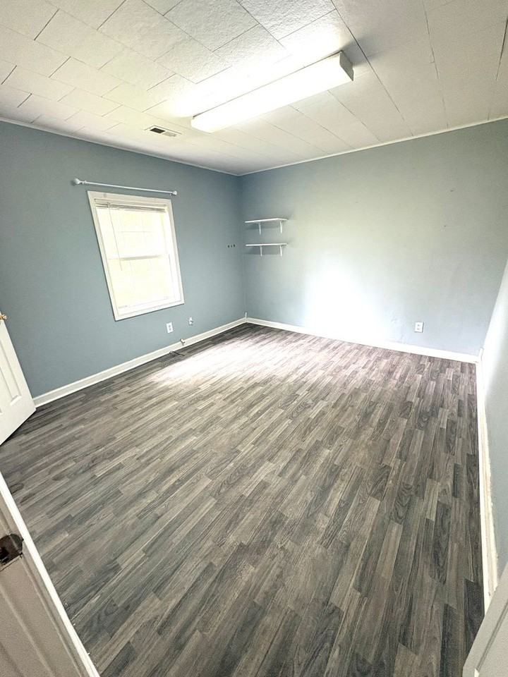 304 S Magnolia St - Photo 6 of 6