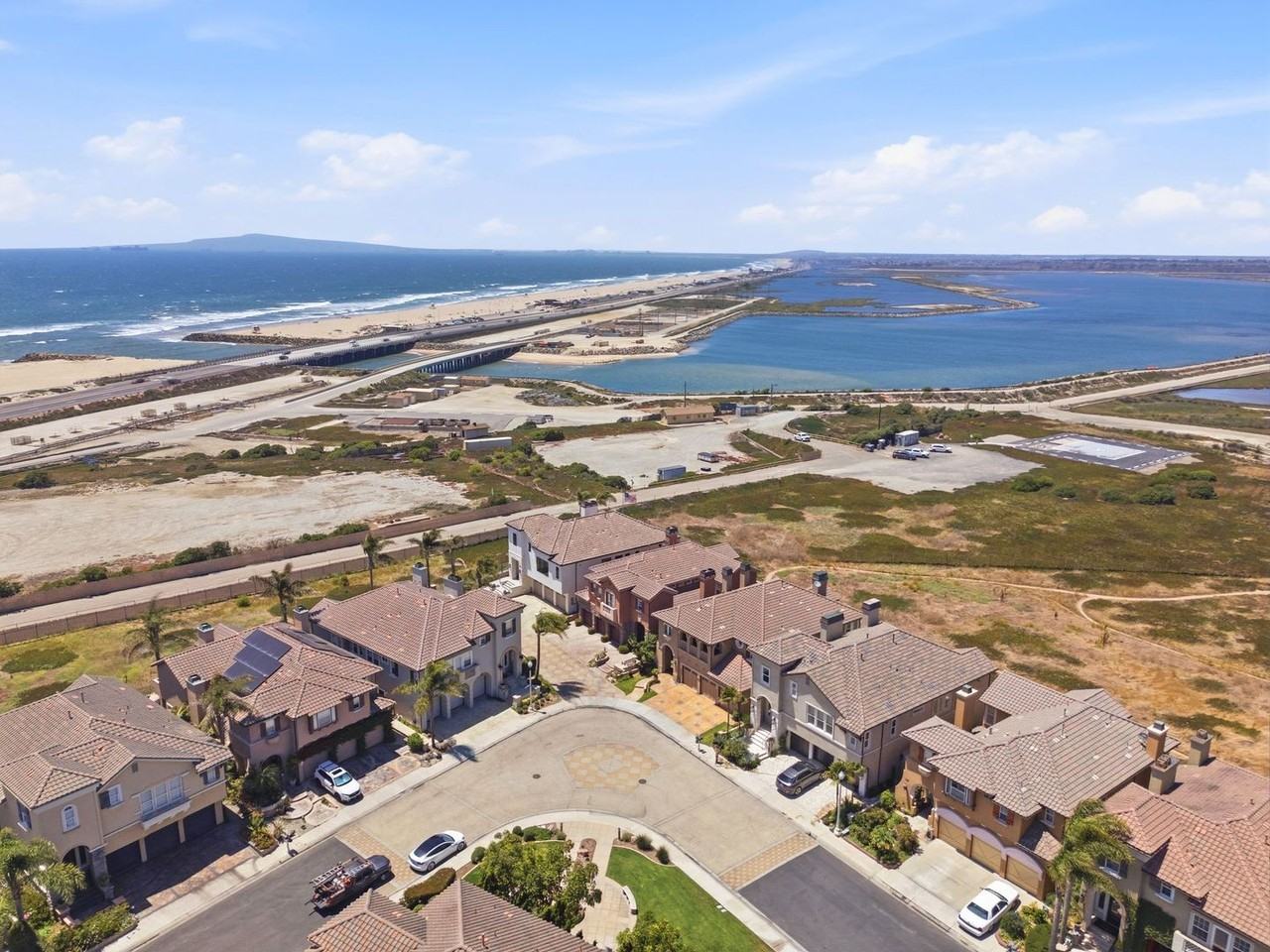 5571 Ocean Terrace Dr - Photo 4 of 43