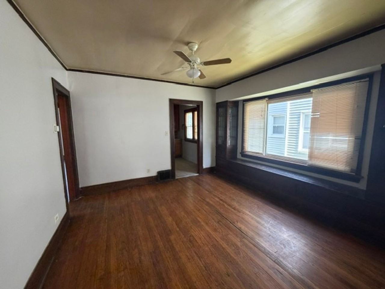 3376 W 95th St - Photo 3 of 12