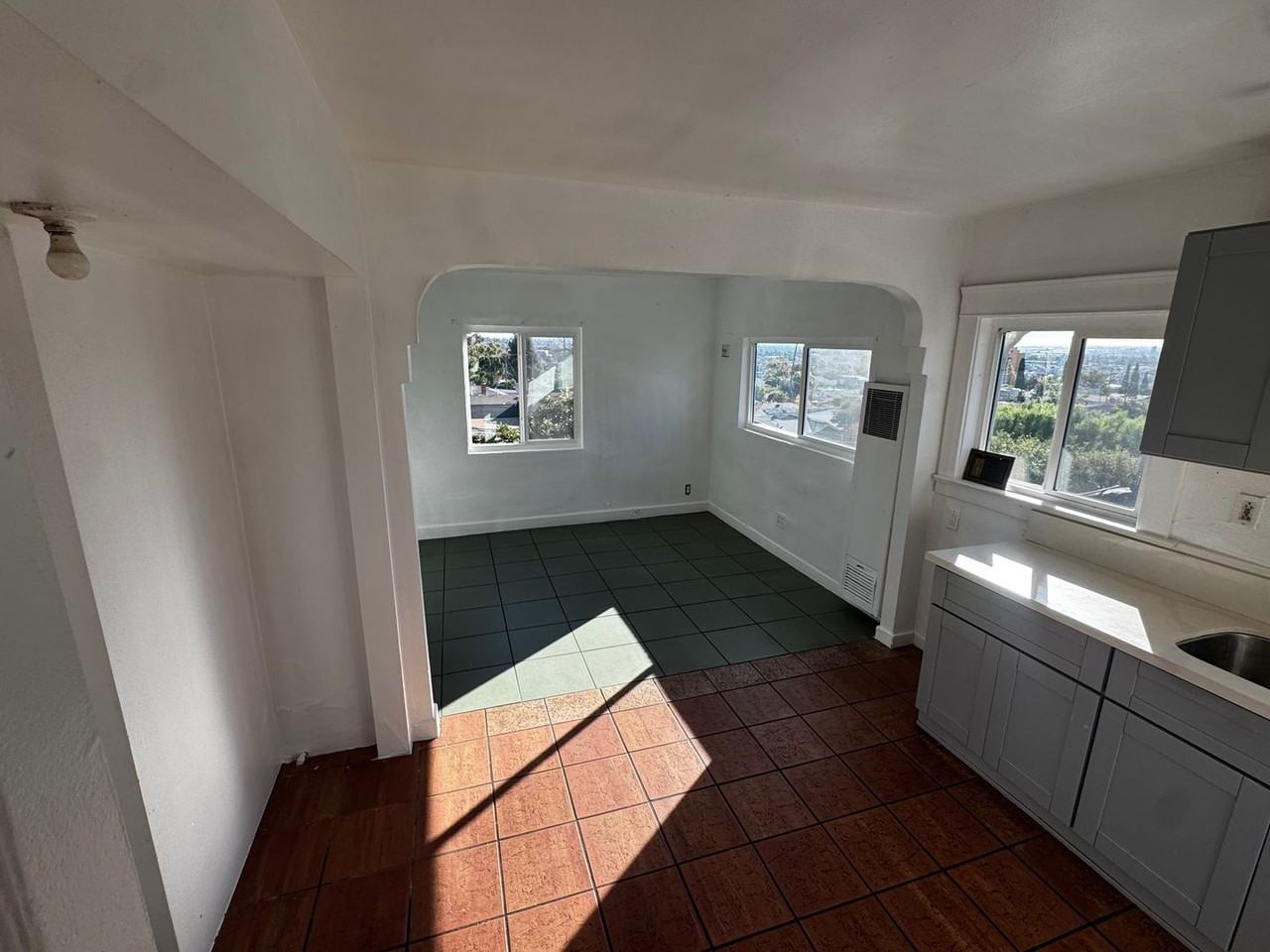 3940 Dobinson St - Photo 4 of 11