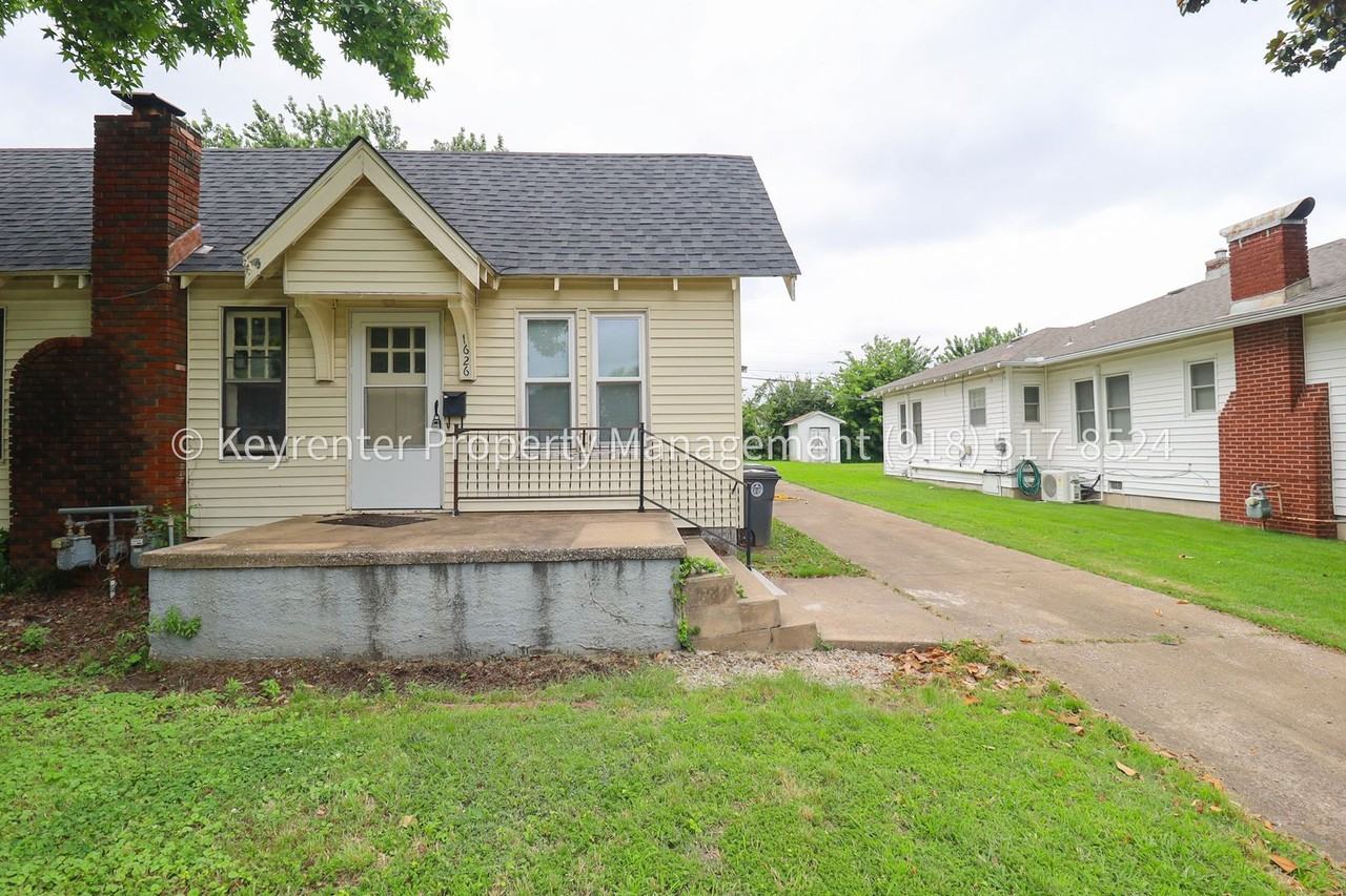 1626 S Indianapolis Ave - Photo 2 of 27