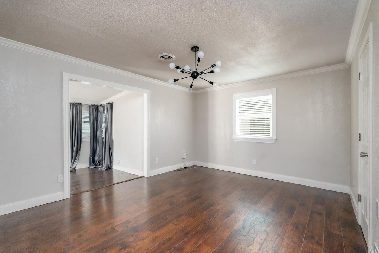 3042 S 28th St - Photo 6 of 42