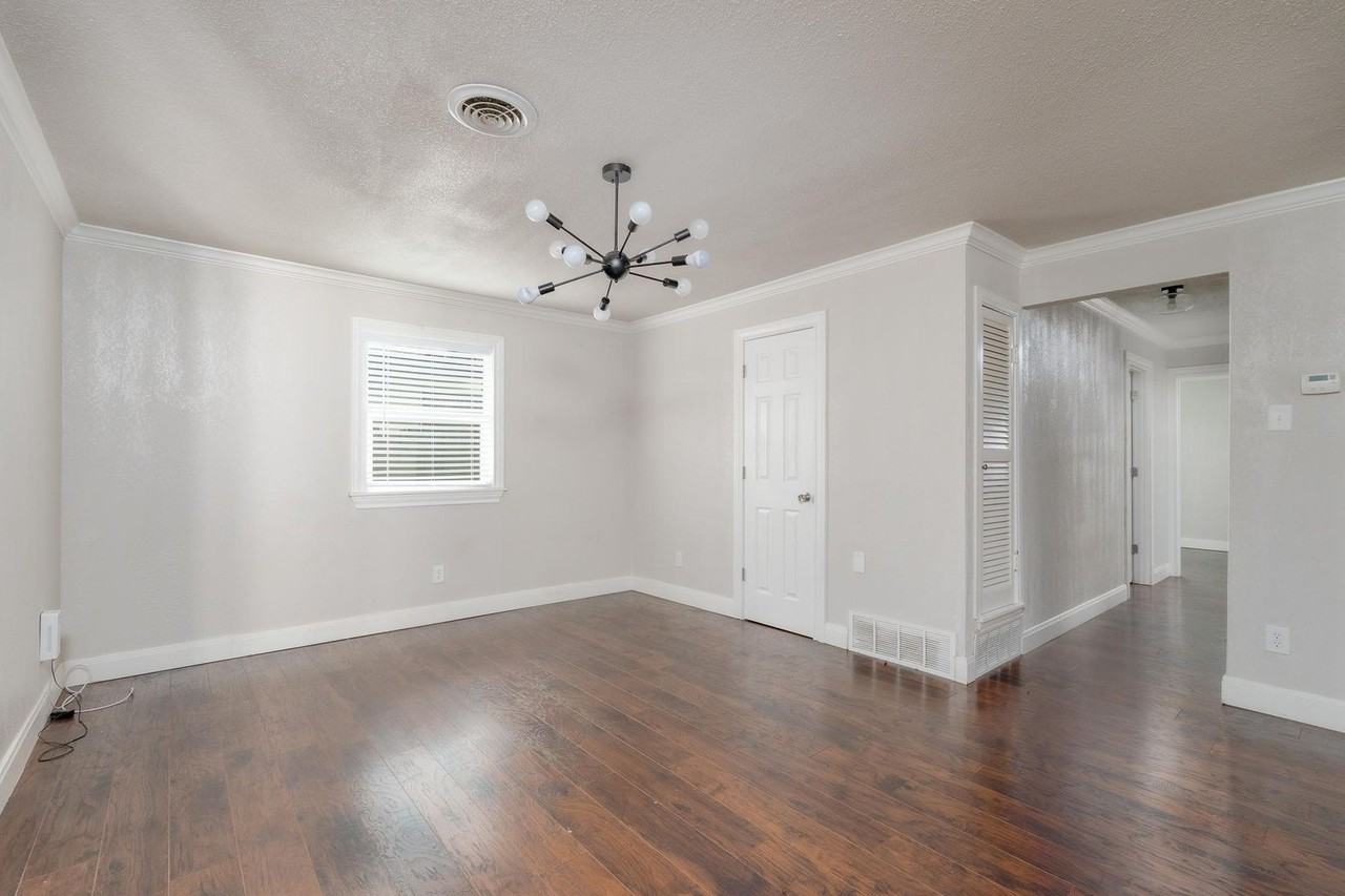 3042 S 28th St - Photo 7 of 42