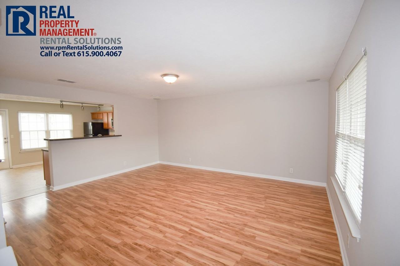 1029 Wolves Den Pl - Photo 2 of 15