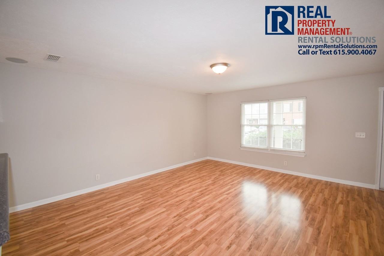 1029 Wolves Den Pl - Photo 3 of 15