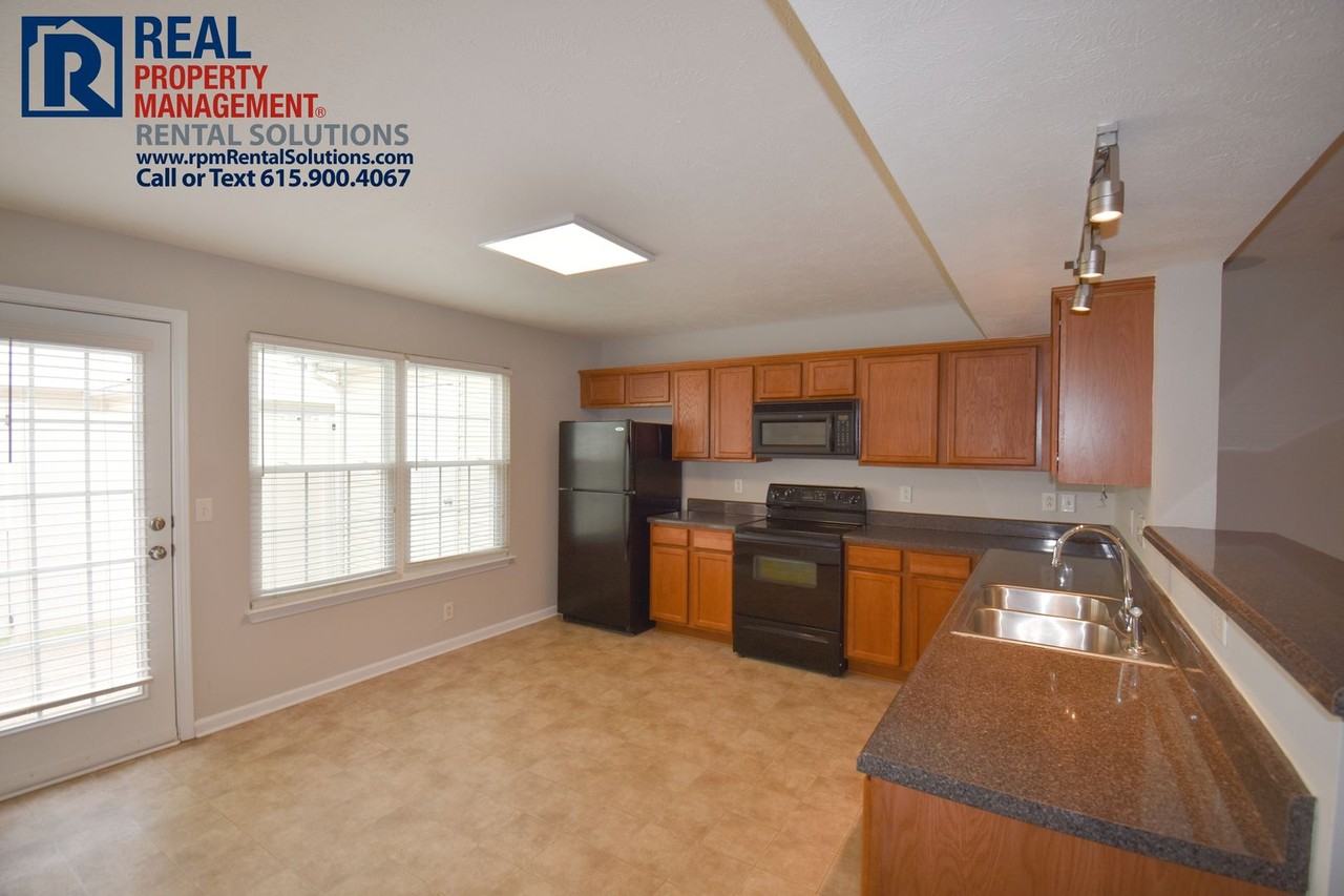 1029 Wolves Den Pl - Photo 4 of 15