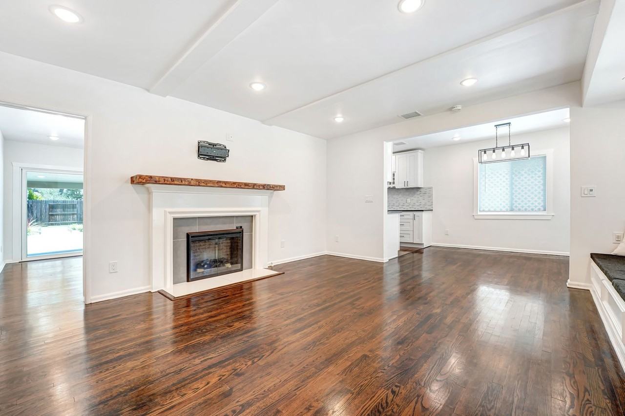13143 Bloomfield St - Photo 2 of 15