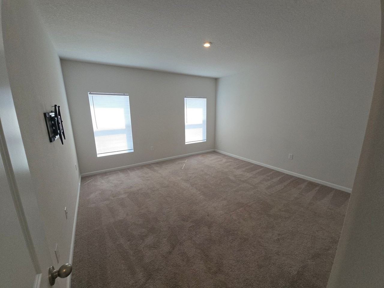 670 Eagle Landing Blvd - Photo 7 of 16