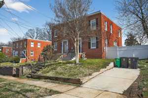 featured image of 1105 Carrington Ave