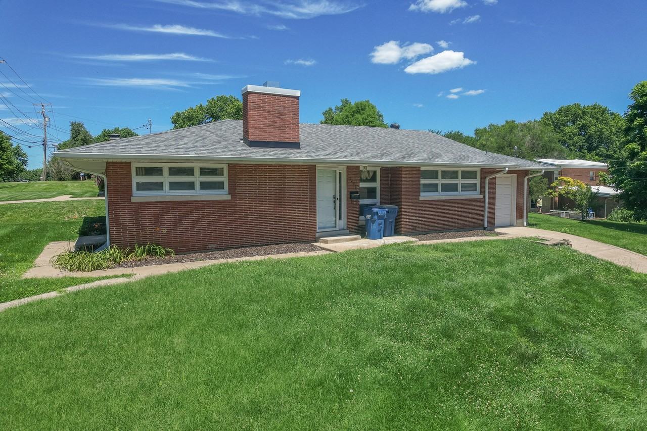 2401 Willow Dr #1 - Photo 2 of 24