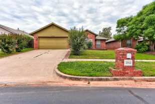 2912 Edinburg Dr #1 - Photo 1 of 1