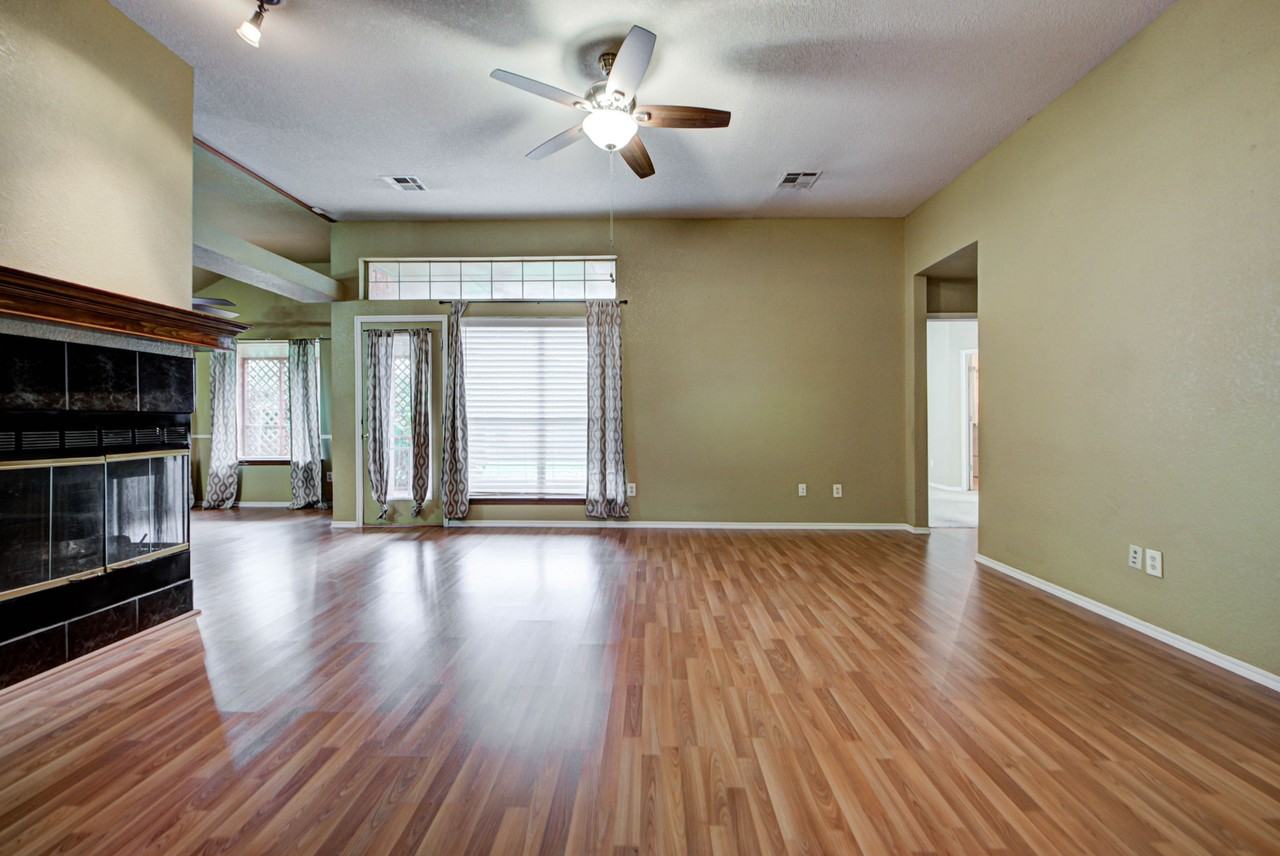 2912 Edinburg Dr #1 - Photo 6 of 42