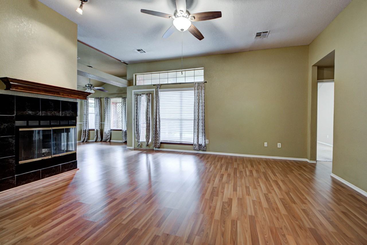2912 Edinburg Dr #1 - Photo 7 of 42