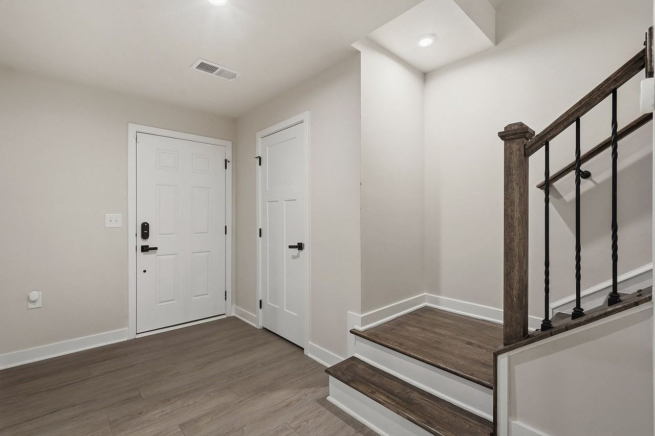 131 Callowhill Ln - Photo 5 of 30