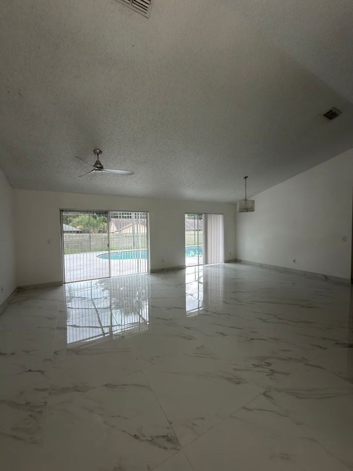 9142 Sabal Palm Cir - Photo 3 of 15