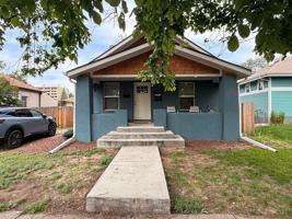 featured image of 2421 Chase St