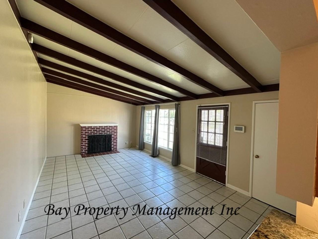 1243 Summit Dr - Photo 2 of 12