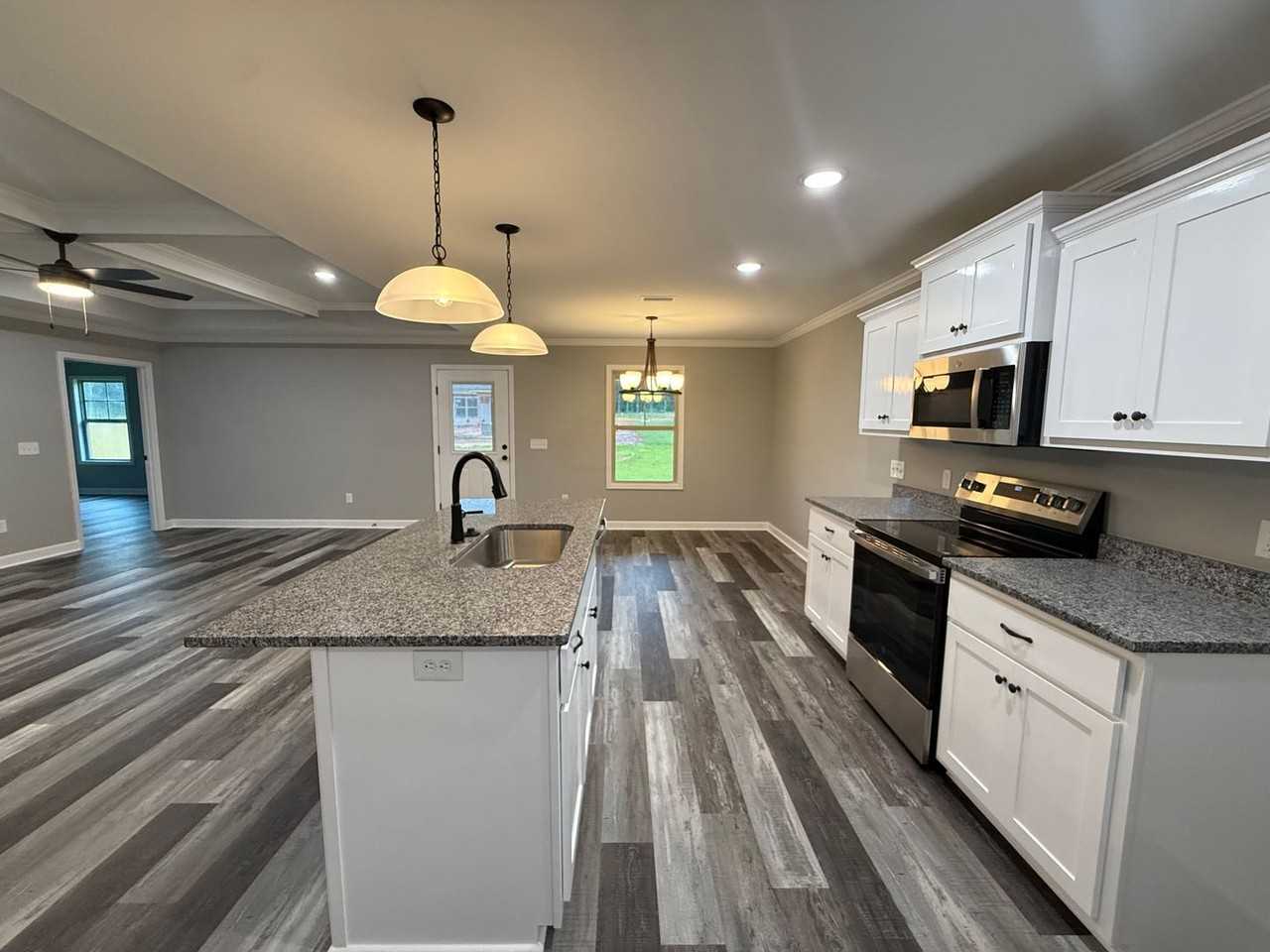 101 Brenda Ln - Photo 4 of 36