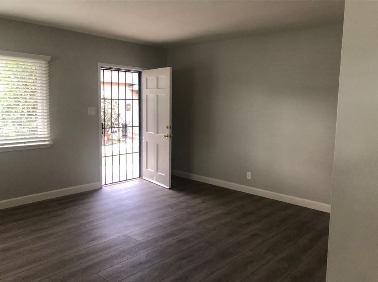 2031 N Parish Pl - Photo 2 of 15
