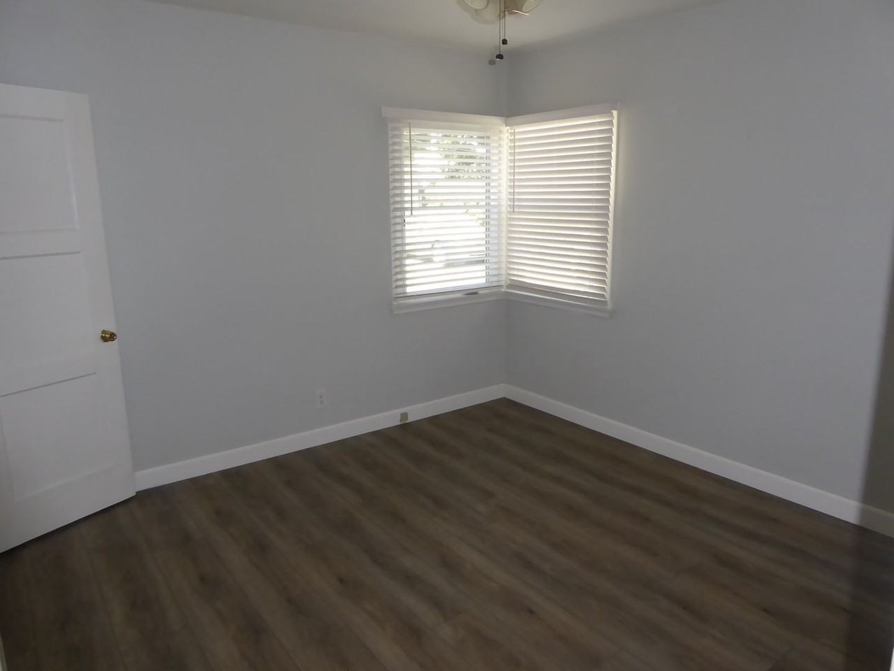 2031 N Parish Pl - Photo 4 of 15