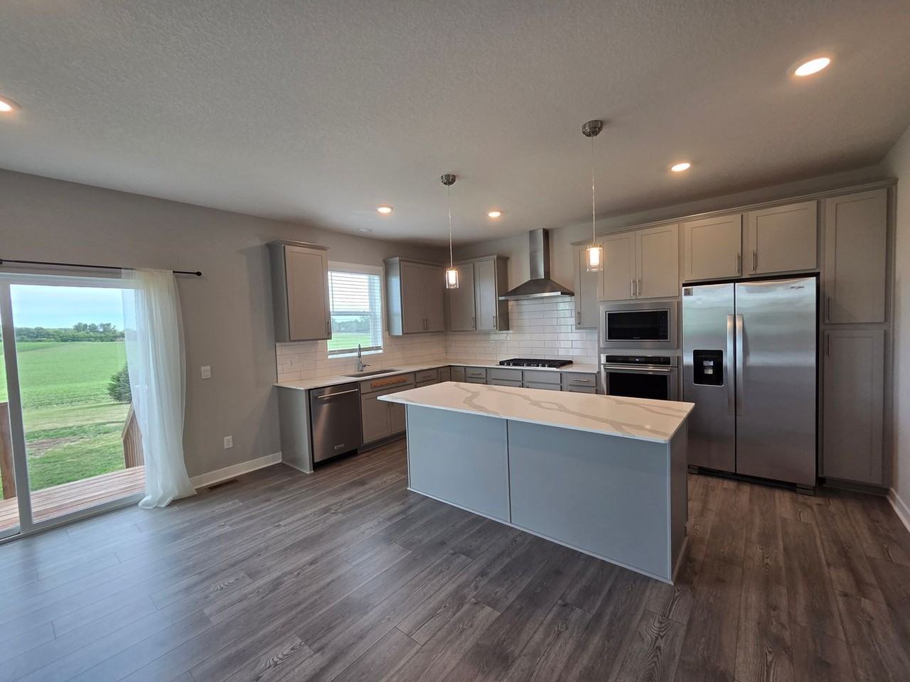 838 Foxglove Ter - Photo 2 of 8