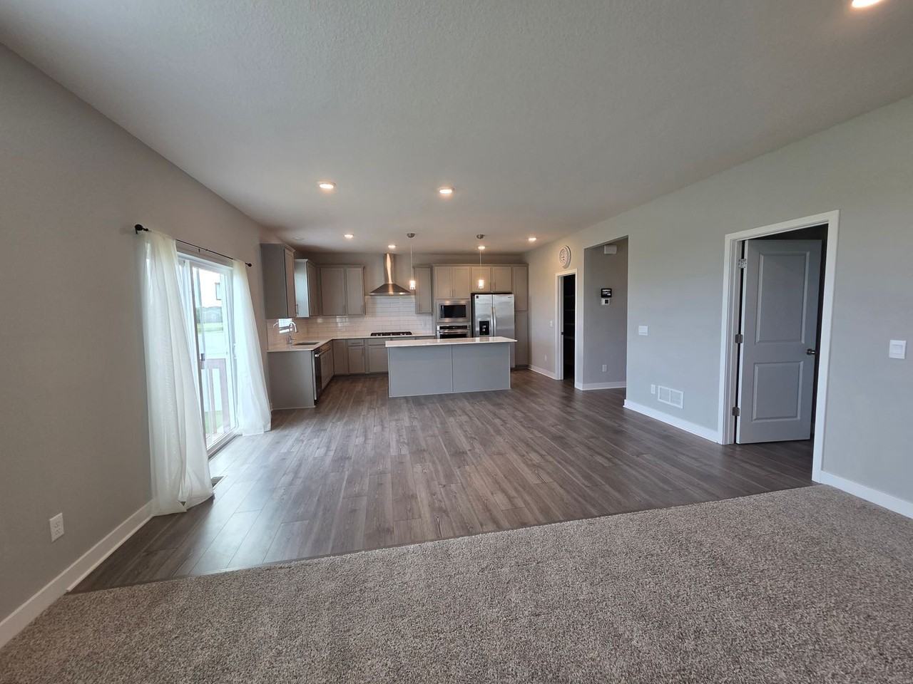 838 Foxglove Ter - Photo 3 of 8