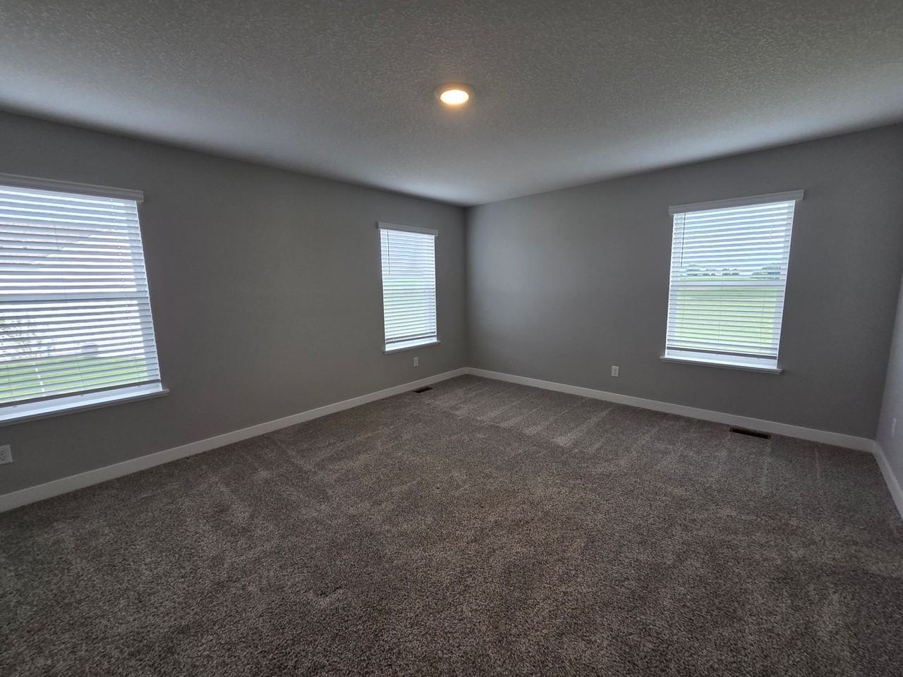 838 Foxglove Ter - Photo 4 of 8