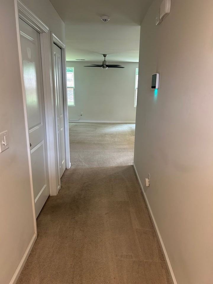 111 111 Porchester Lane - Photo 2 of 18