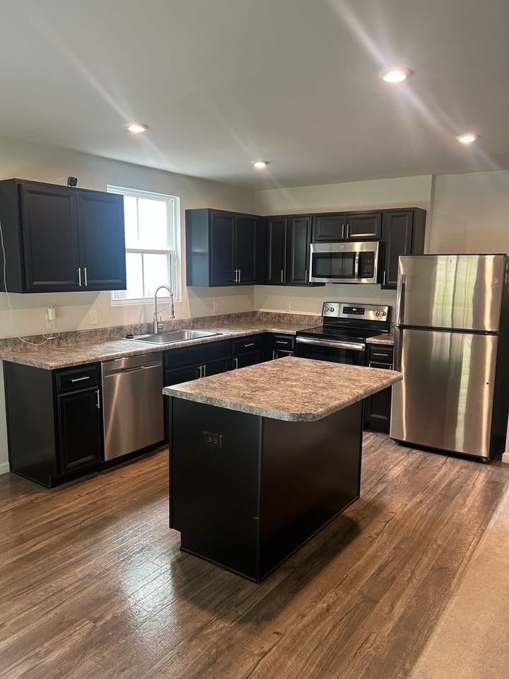 111 111 Porchester Lane - Photo 3 of 18