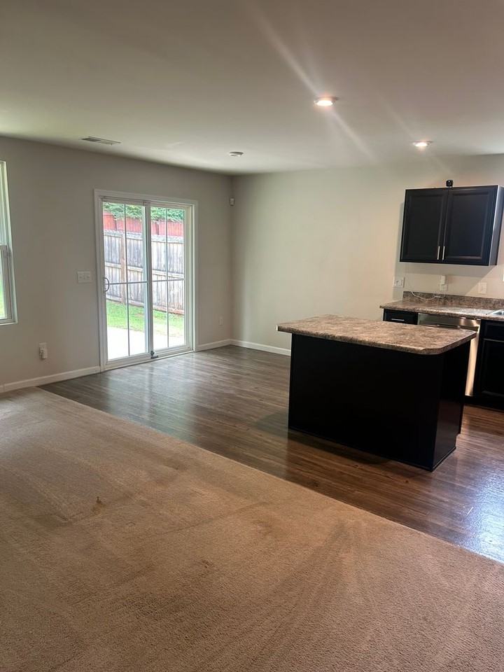 111 111 Porchester Lane - Photo 4 of 18