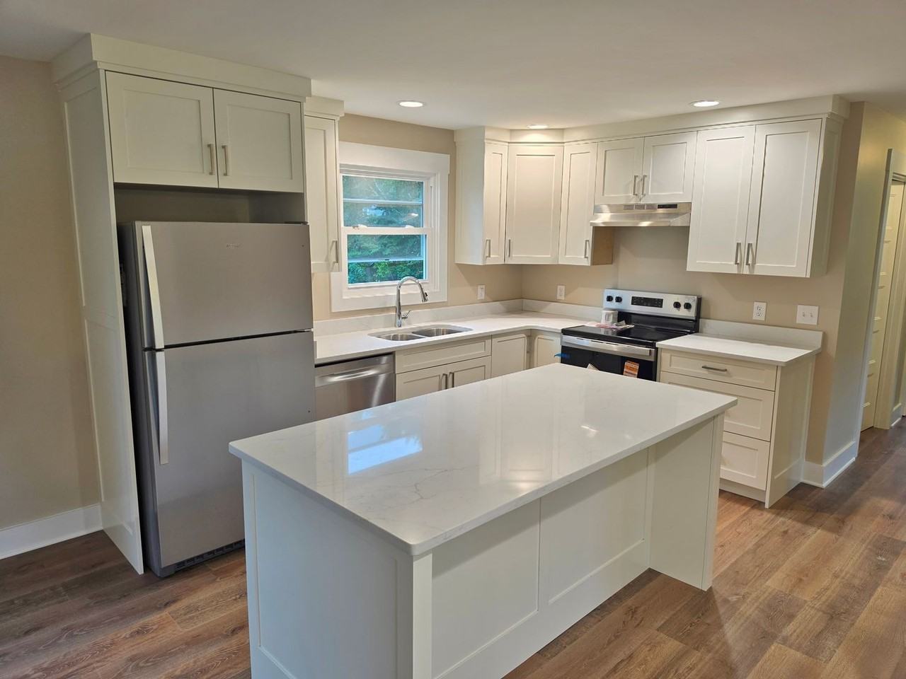 2036 Sandy Ave Sw - Photo 4 of 11