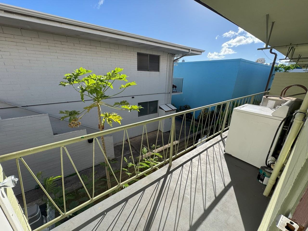 1116 Isenberg St - Photo 4 of 30