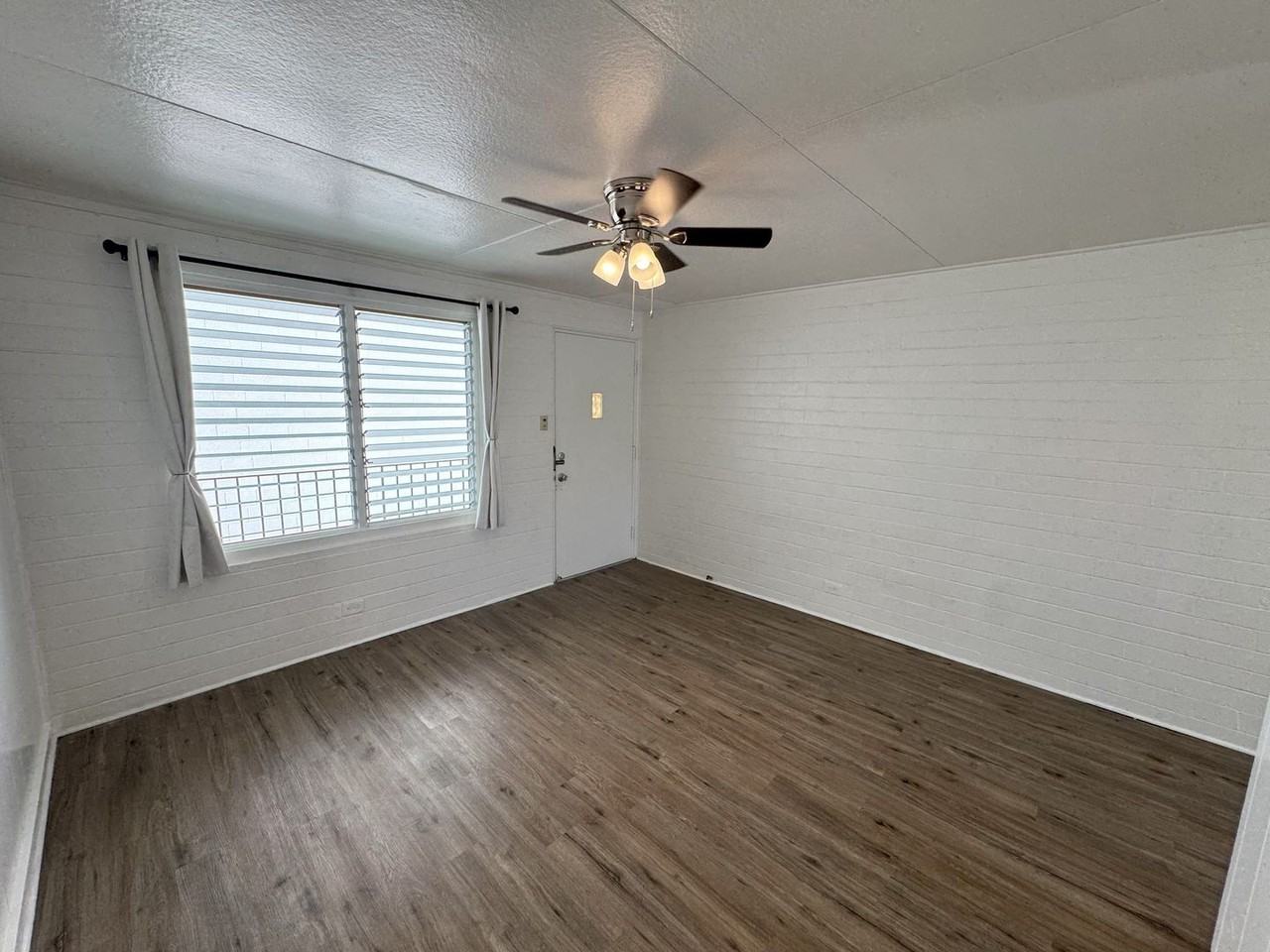 1116 Isenberg St - Photo 5 of 30