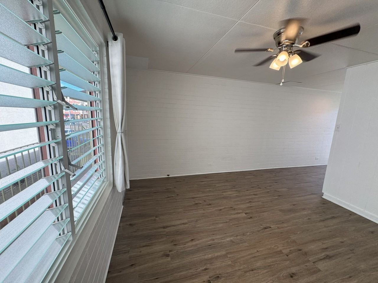 1116 Isenberg St - Photo 7 of 30