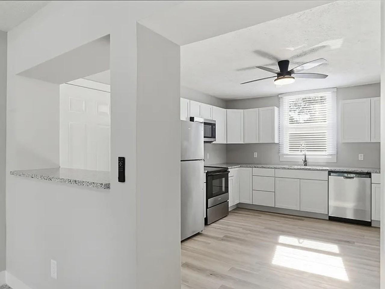 504 Harris St - Photo 5 of 20