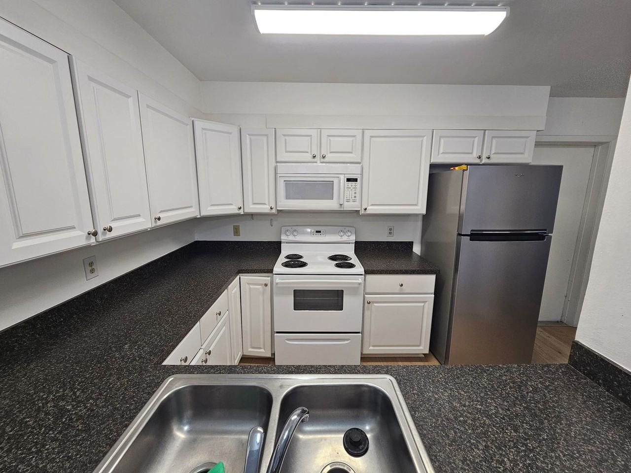 105 Keith Ct - Photo 3 of 18