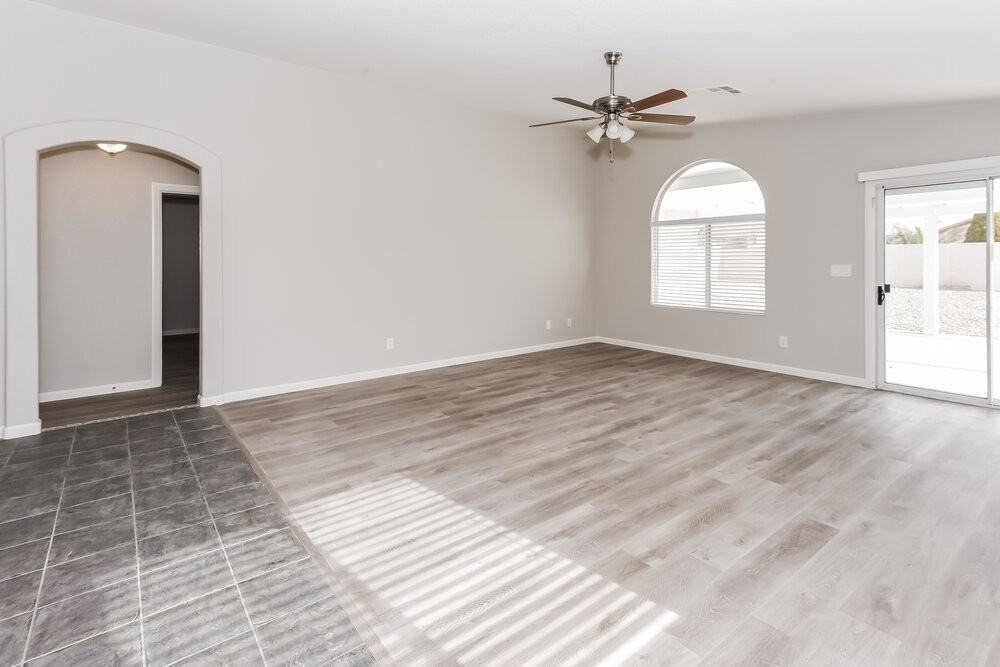 5232 Painted Pebble St - Photo 4 of 16