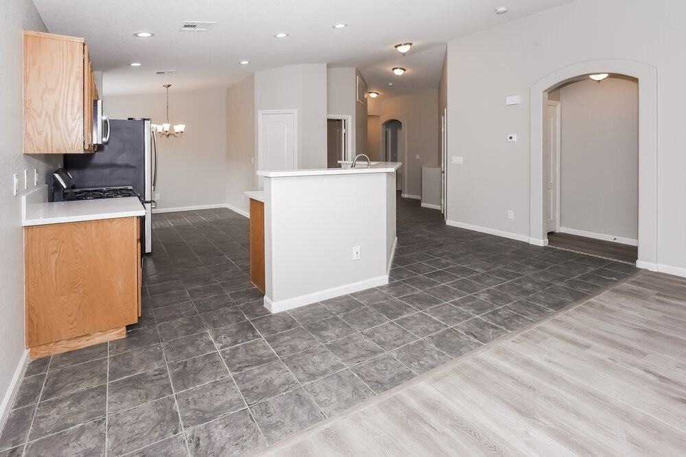 5232 Painted Pebble St - Photo 7 of 16