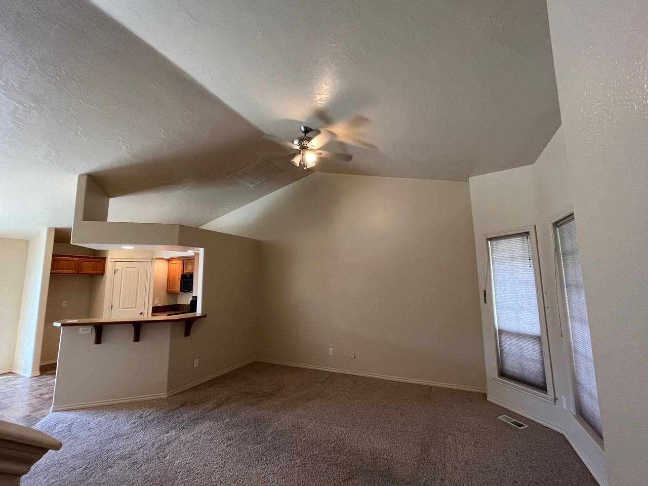 899 W Ashby Dr - Photo 2 of 21