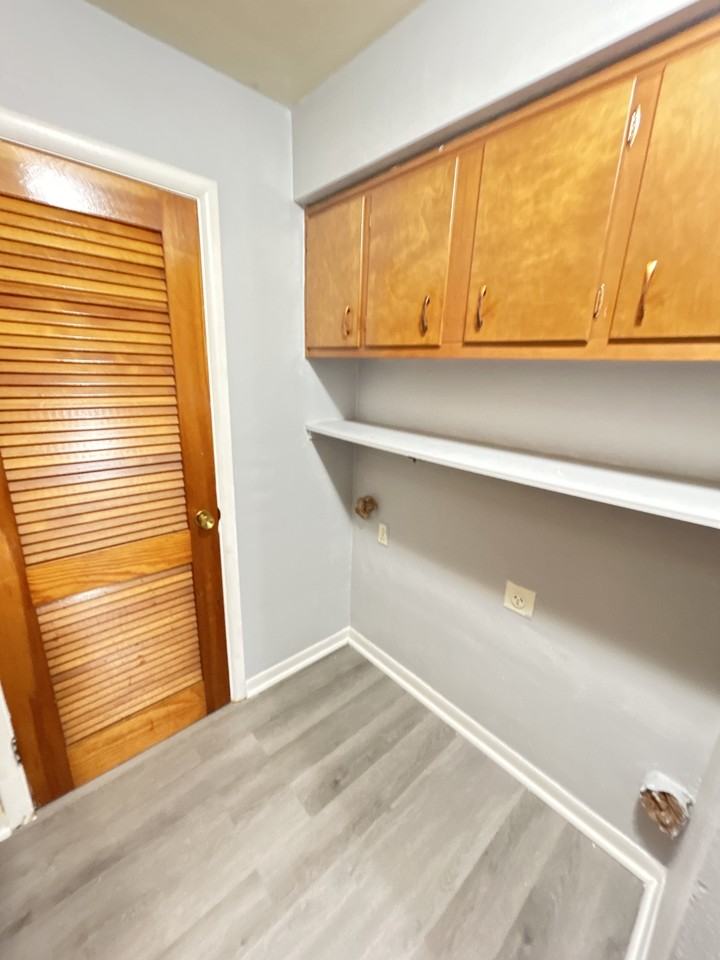623 Troy St #D - Photo 7 of 11
