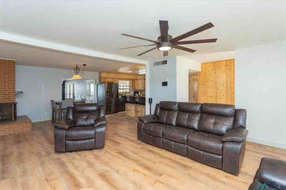 1403 W Bonita Dr #1 - Photo 5 of 31