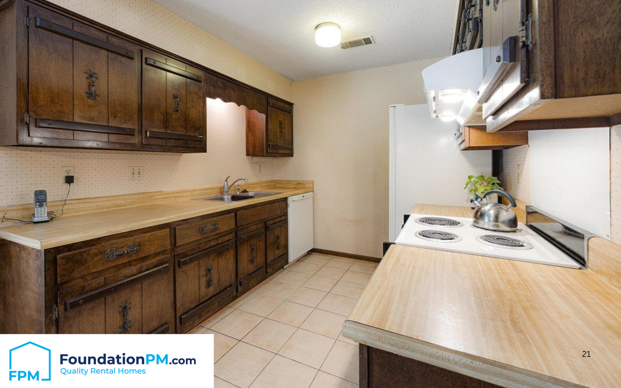 4377 Springwind Rd #1 - Photo 3 of 14