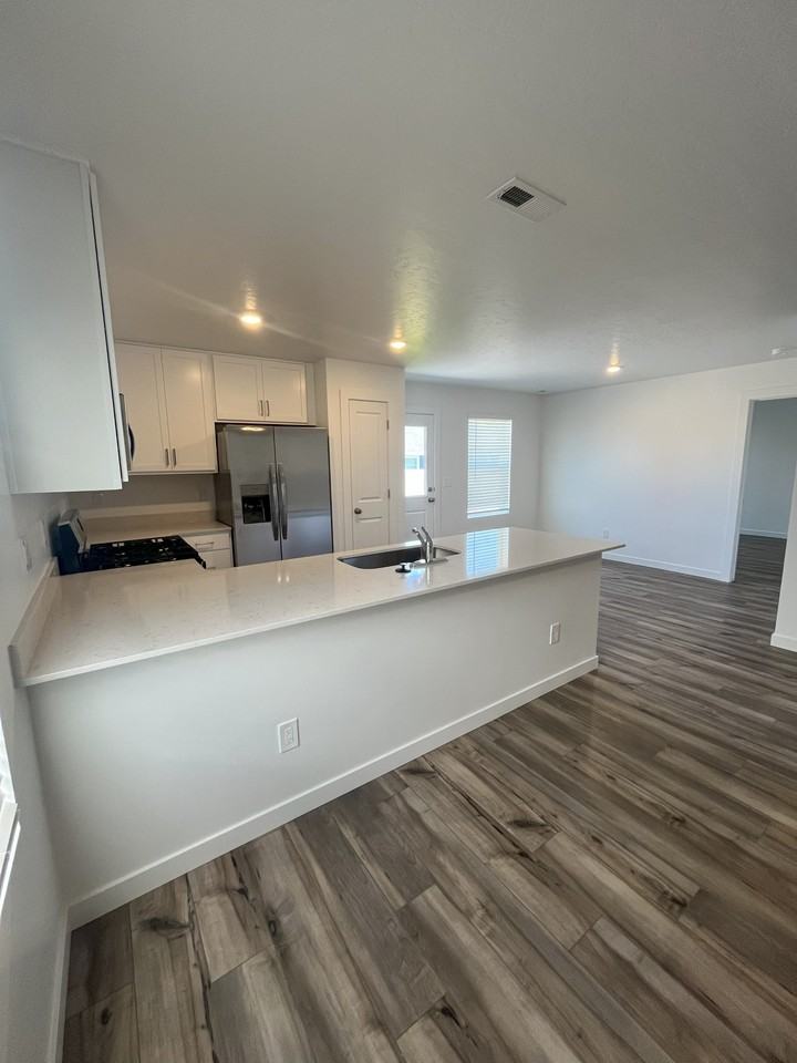 302 S Persian Ave #302 - Photo 5 of 13