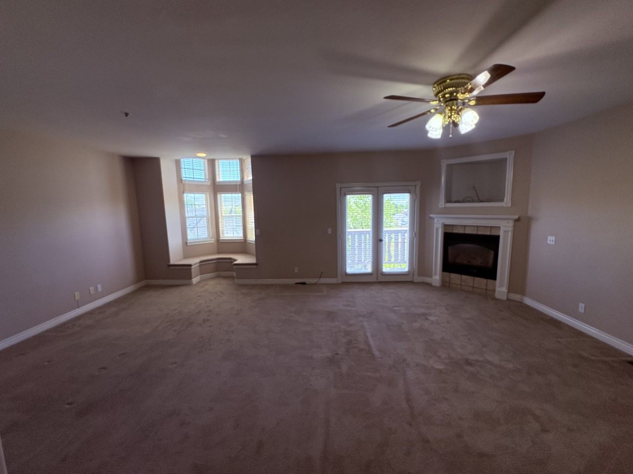 350 Fairway Drive H3 - 1 #1 - Photo 2 of 7