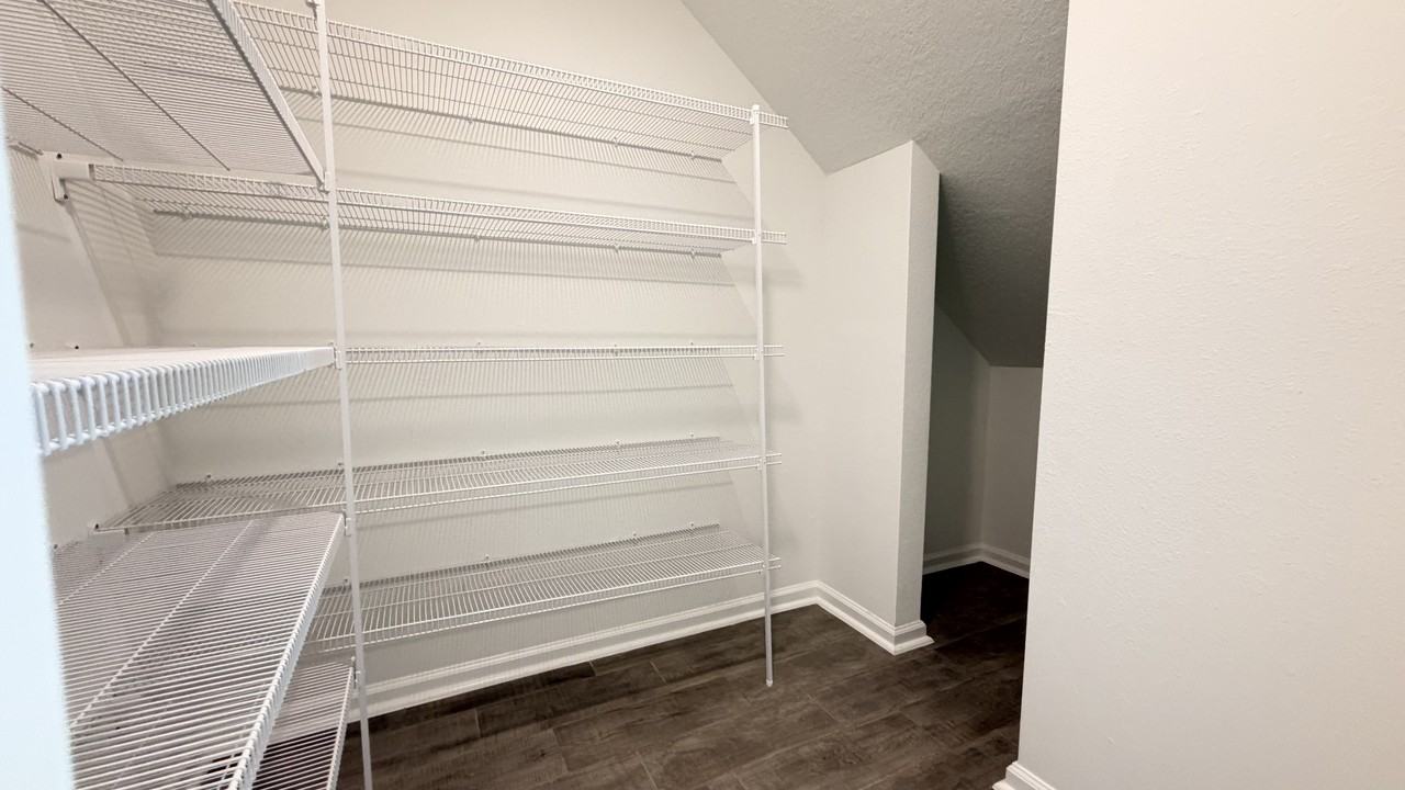 6039 Oracle Ct #1 - Photo 6 of 22