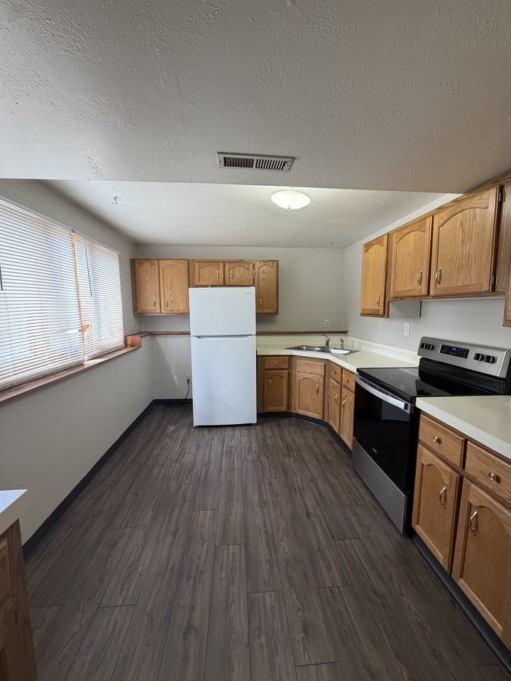 2314 Rosebud Dr #D - Photo 5 of 18