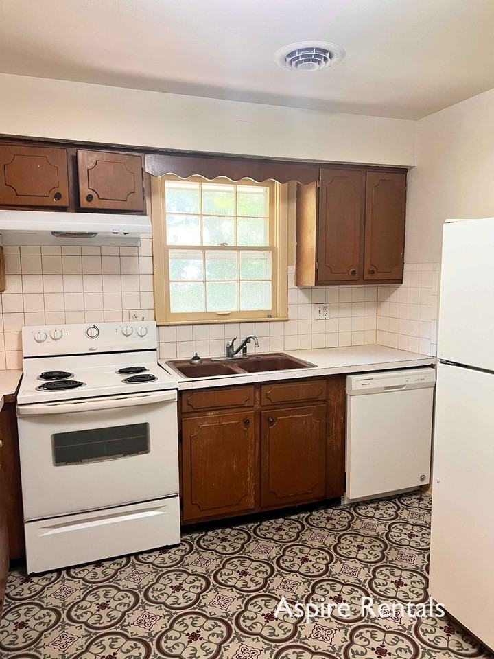 2504 Quail Dr #A - Photo 4 of 13