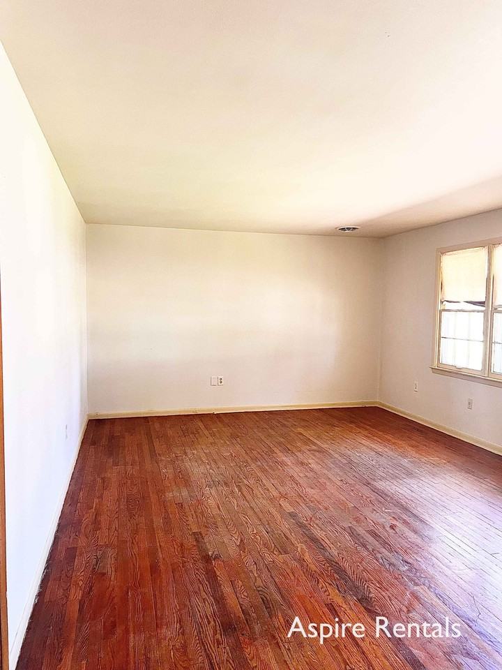 2504 Quail Dr #A - Photo 3 of 12