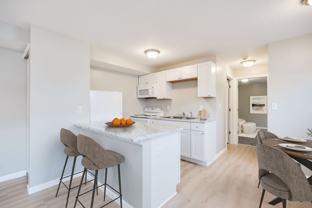 South Terrace Apartments – Comfort & Convenience in Cincinnati! - Photo 1 of 1